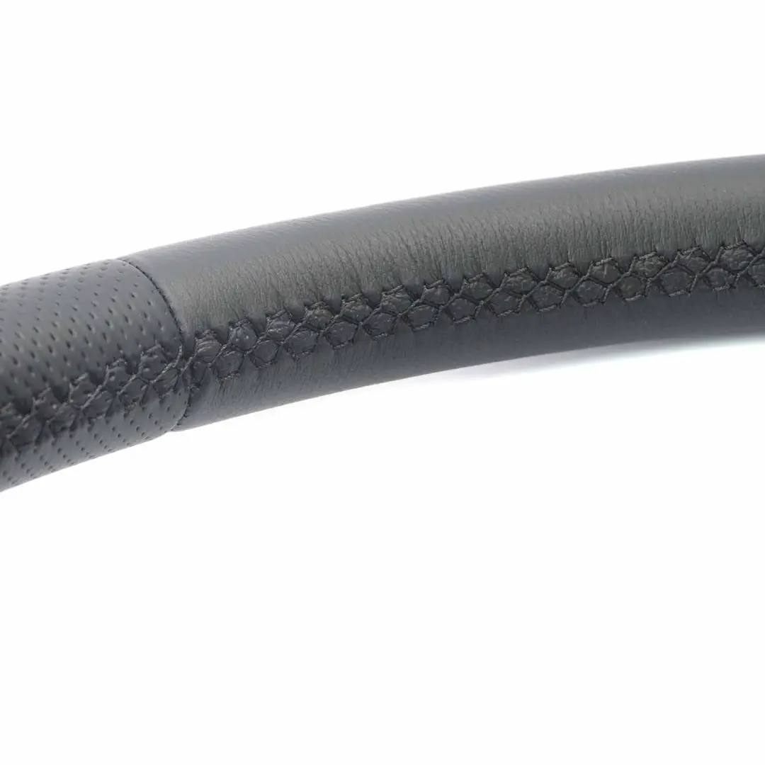 NUOVO volante sportivo in pelle nera Paddle Shift Nero filettature per Mercedes W204 con numero di parte A2044601703 Mercedes W204 NUOVO volante sportivo in pelle nera Paddle Shift Nero filettature - SKU A2044601703-2 - Numero di parte A2044601703