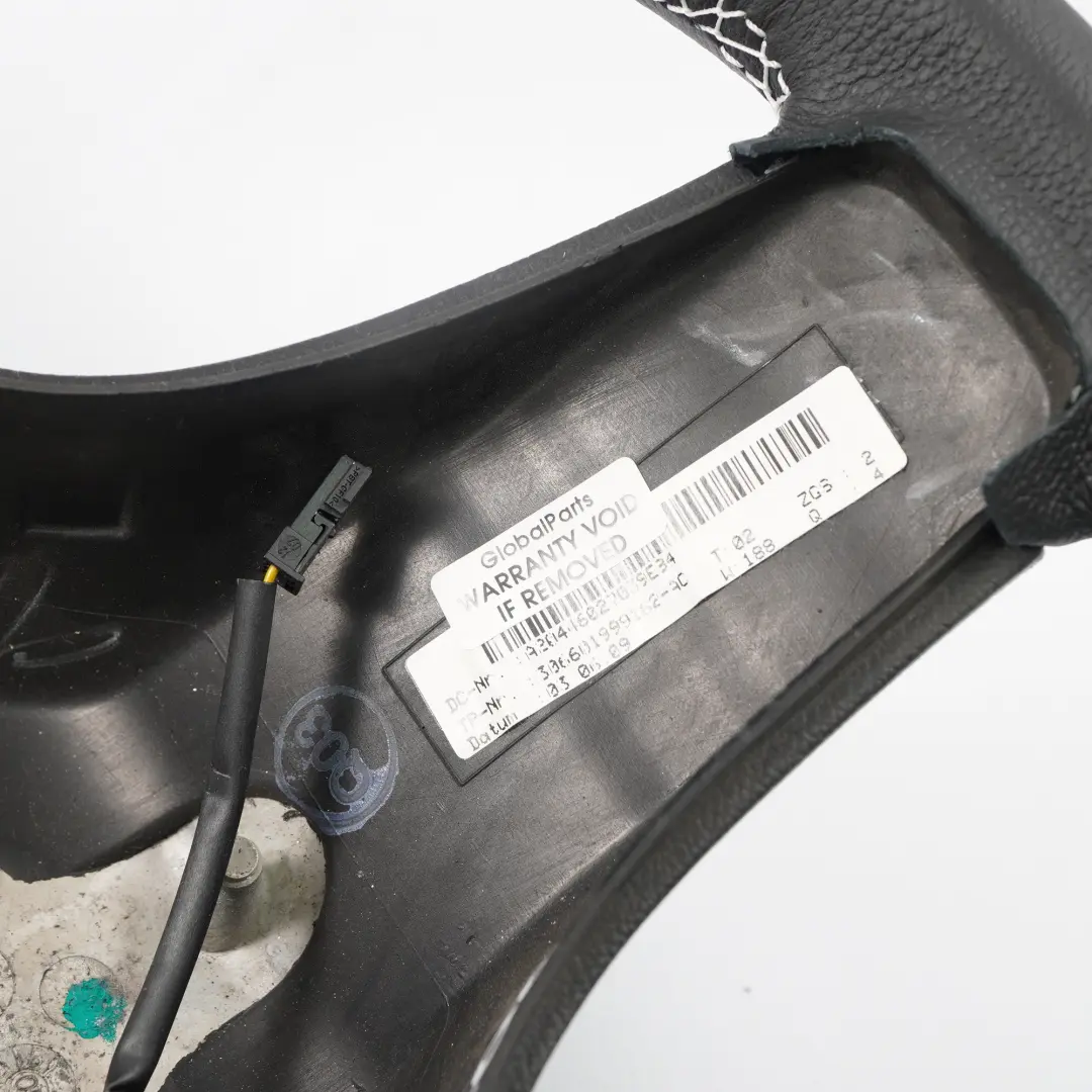 Mercedes W204 NUEVO Volante deportivo De cuero negro Paddle Shift Hilos blancos - SKU A2044602703-1 - Número de pieza A2044602703