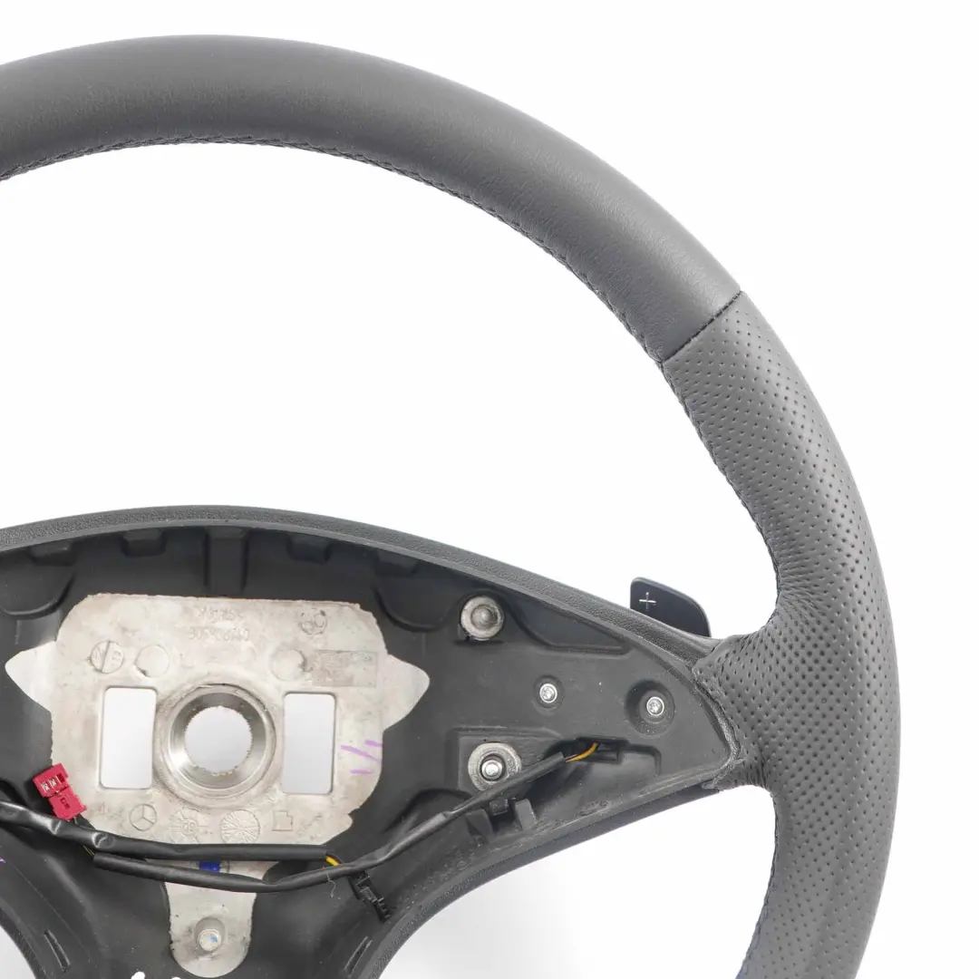 Nuova Pelle Nera Volante Sportivo Leve del Cambio Fili Nero per Mercedes W204 con numero di parte A2044603303 Mercedes W204 Nuova Pelle Nera Volante Sportivo Leve del Cambio Fili Nero - SKU A2044603303-1 - Numero di parte A2044603303