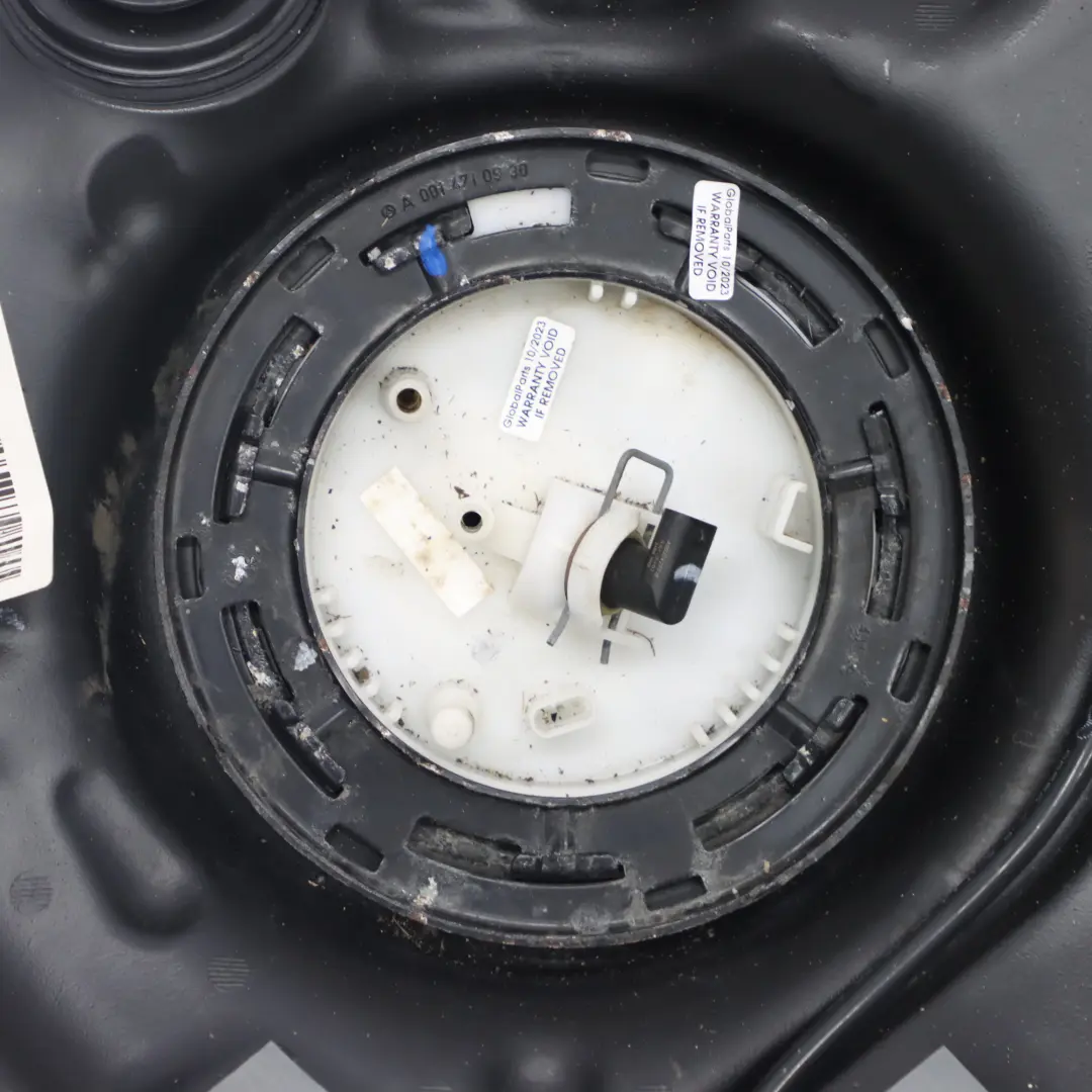 Mercedes W204 W207 Réservoir d'essence conteneur de carburant 66L A2044701201 - SKU A2044703702 - Numéro de pièce A2044703702