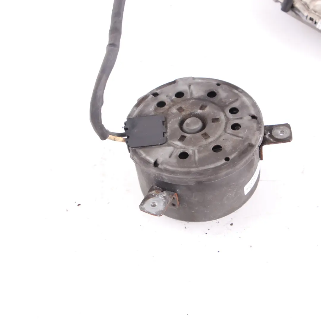 Motore ventola raffreddamento motore Unità controllo motore per Mercedes W204 W212 con numero di parte A2045000393 Mercedes W204 W212 Motore ventola raffreddamento motore Unità controllo motore - SKU A2045000393-2 - Numero di parte A2045000393