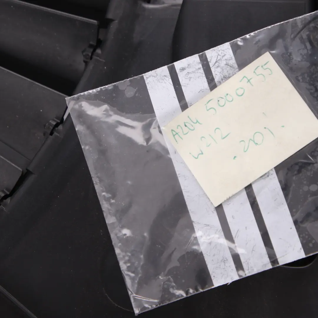 Kühler Pack Motor Kühlung Lüfterhaube für Mercedes W204 W212 mit Teilenummer A2045000755 Mercedes W204 W212 Kühler Pack Motor Kühlung Lüfterhaube - SKU A2045000755 - Teilenummer A2045000755