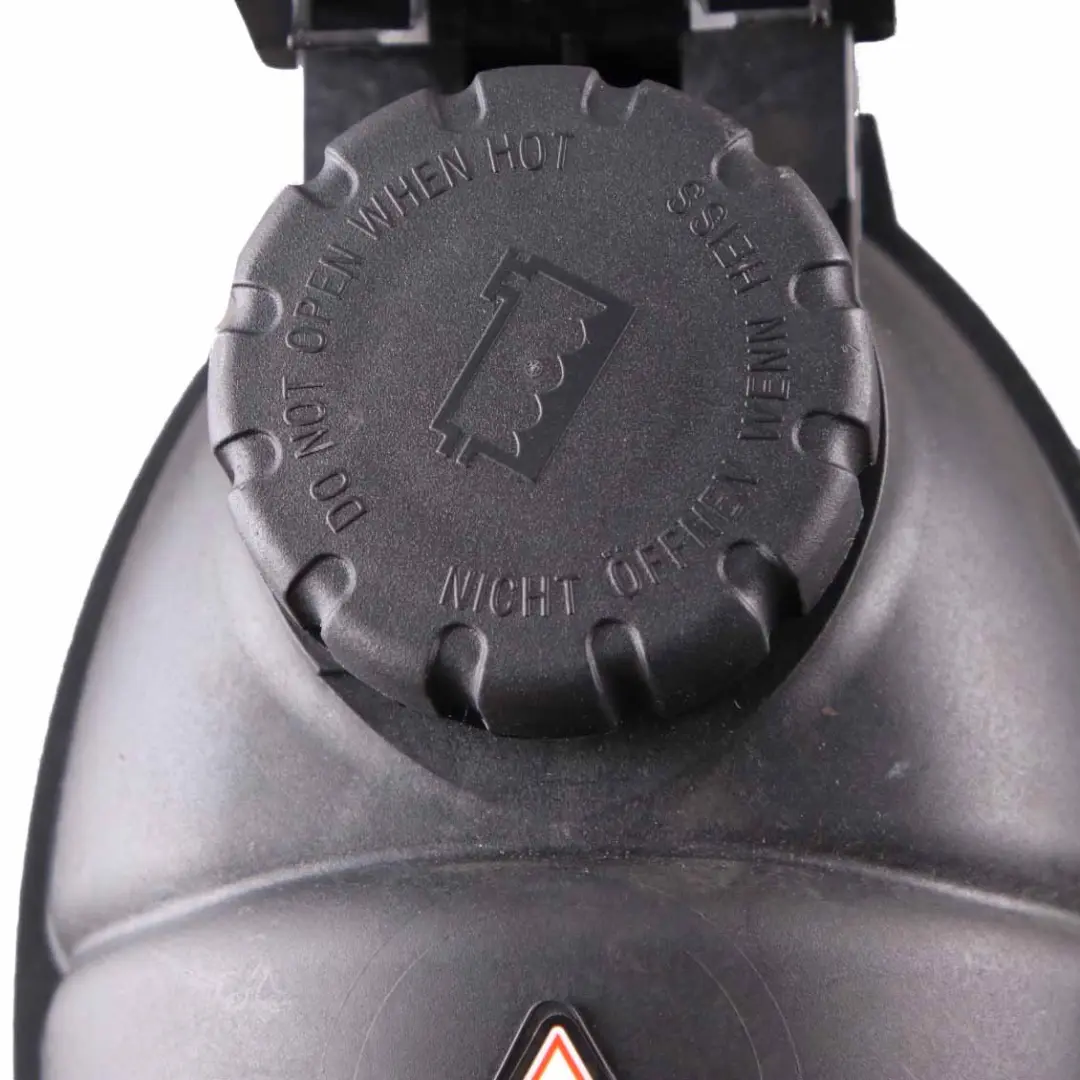 Réservoir d'expansion liquide refroidissement pour Mercedes W212 à propos du numéro de pièce A2045000849 Mercedes W212 Réservoir d'expansion liquide refroidissement - SKU A2045000849 - Numéro de pièce A2045000849