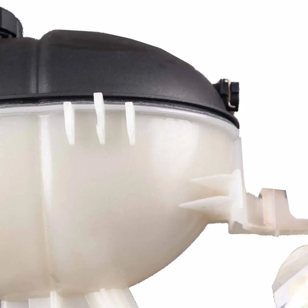 Tanque Expansión Refrigerante Botella Líquido Depósito para Mercedes W212 con número de pieza A2045000849 Mercedes W212 Tanque Expansión Refrigerante Botella Líquido Depósito - SKU A2045000849 - Número de pieza A2045000849