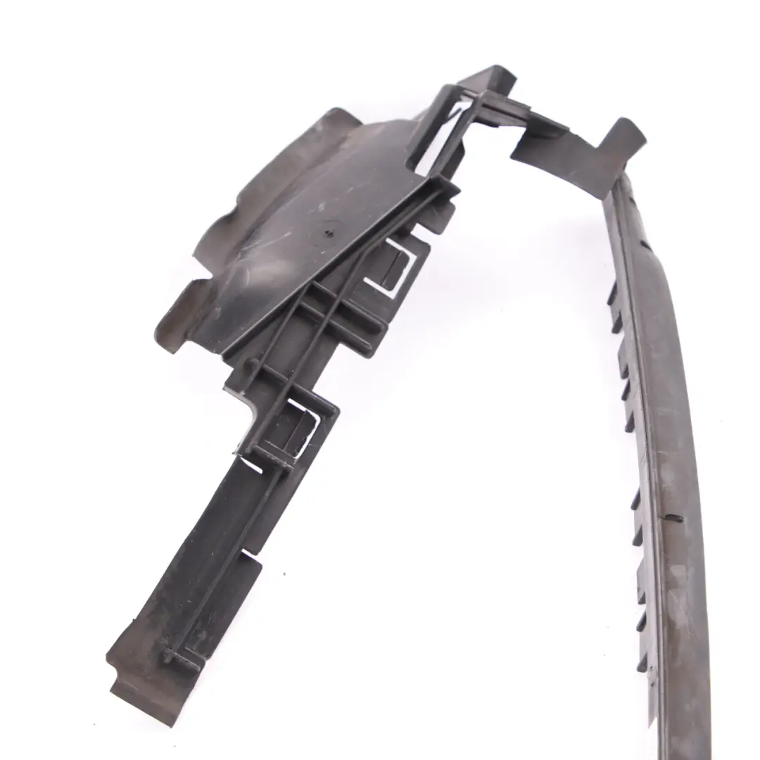 Condotto d'aria Radiatore Canale di aspirazione Copertura Staffa per Mercedes W204 con numero di parte A2045050530 Mercedes W204 Condotto d'aria Radiatore Canale di aspirazione Copertura Staffa - SKU A2045050530 - Numero di parte A2045050530