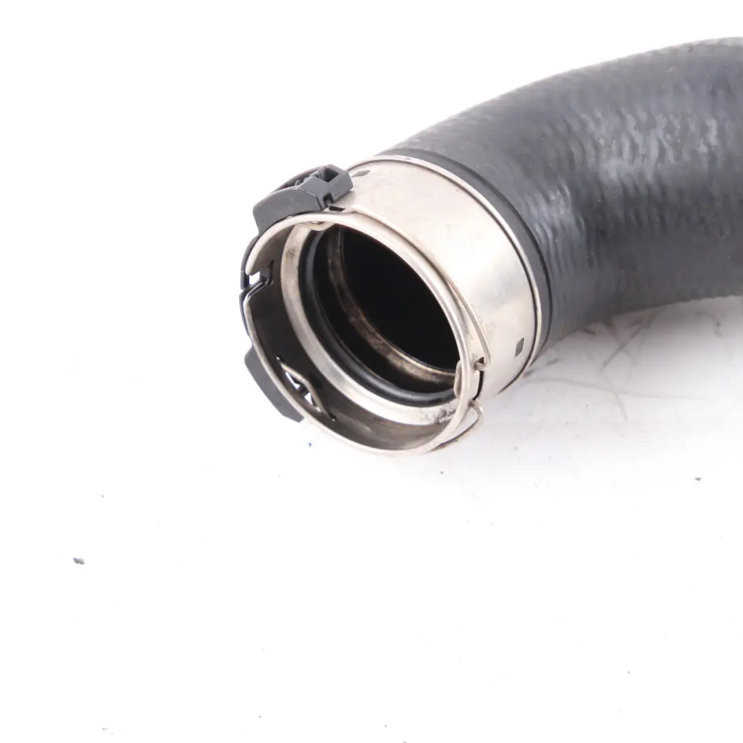 Mercedes W204 W212 Tuyau d'admission d'air refroidisseur gauche - SKU A2045286582 - Numéro de pièce A2045286582