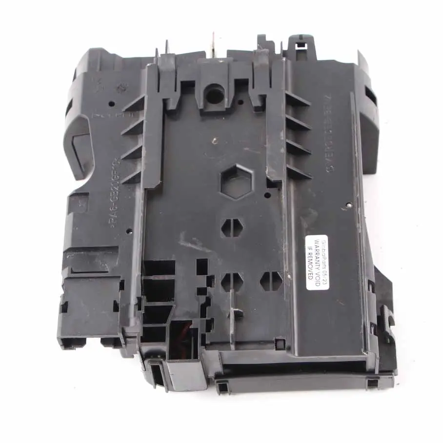 SAM Fuse Prefuse Box Relay Control Unit to Mercedes W204 with Part number A2045403850 Mercedes W204 SAM Fuse Prefuse Box Relay Control Unit - SKU A2045403850 - Part number A2045403850