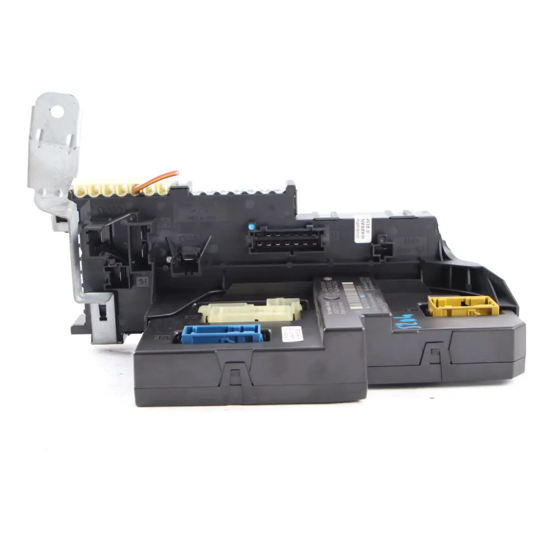 SAM Control Unit Module Fuse Box Relay to Mercedes W204 with Part number A2045451869 Mercedes W204 SAM Control Unit Module Fuse Box Relay - SKU A2045451869 - Part number A2045451869