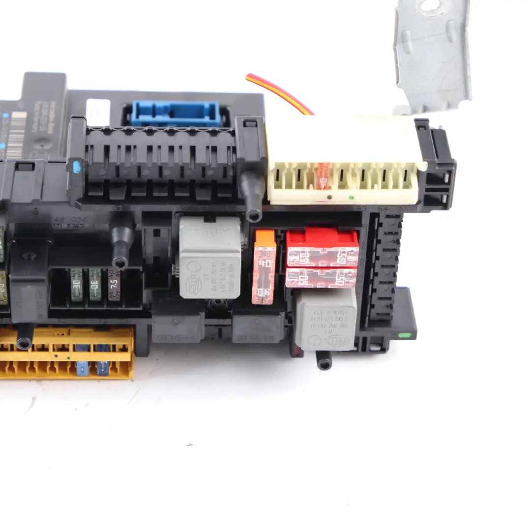 SAM Control Unit Module Fuse Box Relay to Mercedes W204 with Part number A2045451869 Mercedes W204 SAM Control Unit Module Fuse Box Relay - SKU A2045451869 - Part number A2045451869