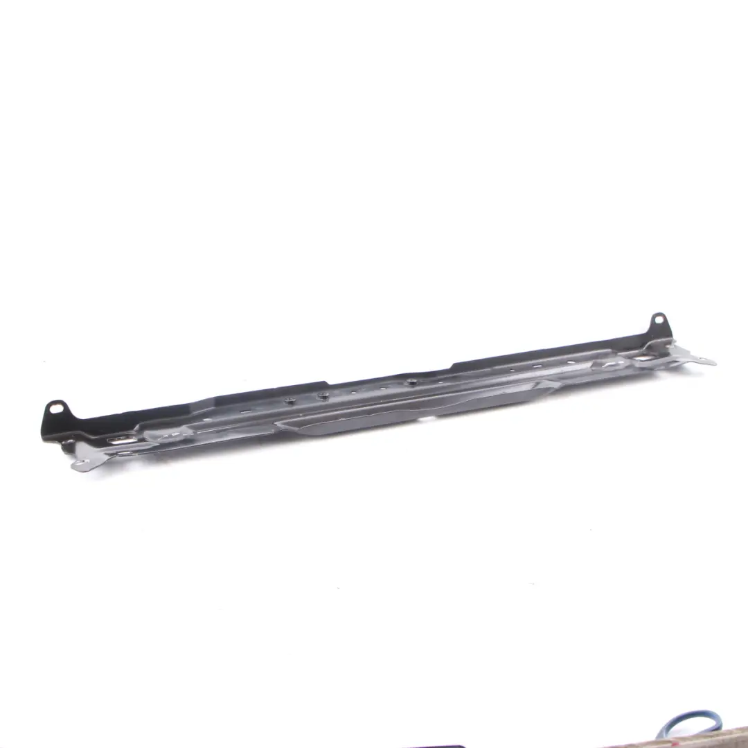 Mercedes W204 Front Slam Panel Support Stiffening Mount - SKU A2046200272 - Número de pieza A2046200272