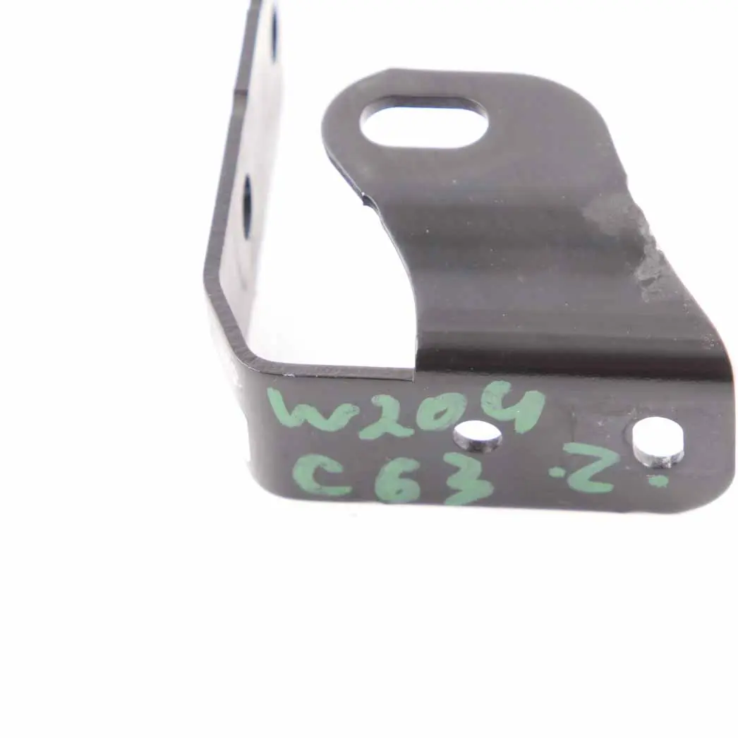 Scheinwerferhalterung vorne links Montage für Mercedes W204 mit Teilenummer A204626054 Mercedes W204 Scheinwerferhalterung vorne links Montage - SKU A204626054 - Teilenummer A204626054