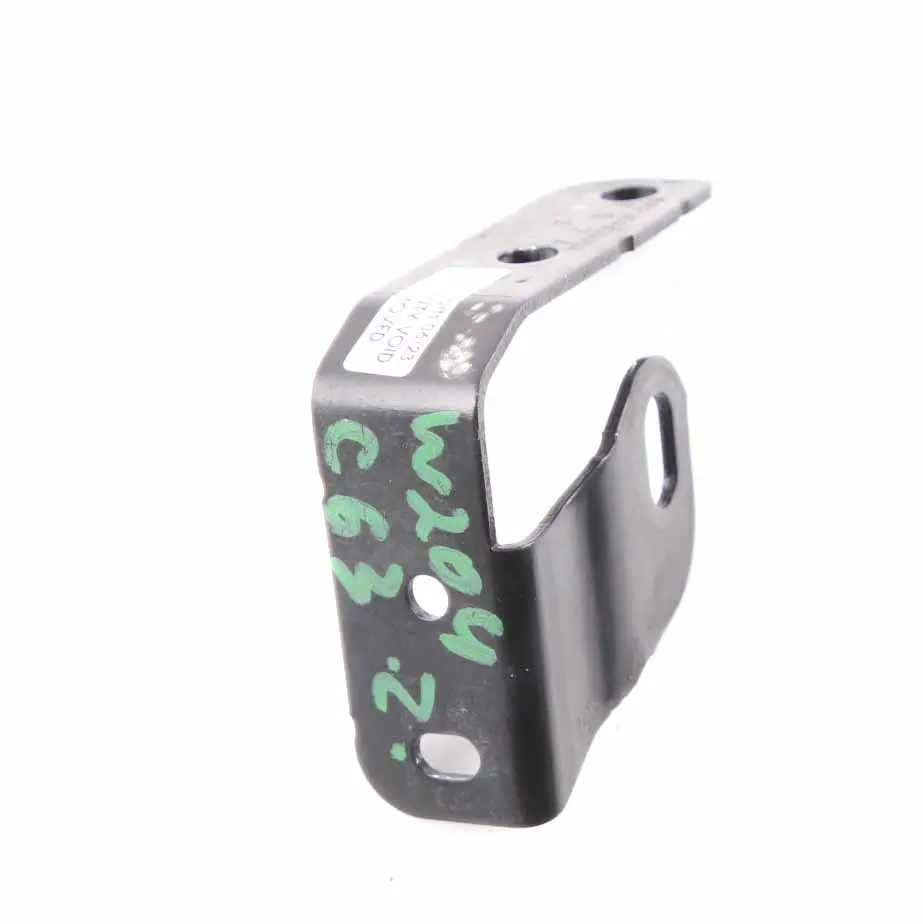 Staffa faro montaggio anteriore sinistro per Mercedes W204 con numero di parte A204626054 Mercedes W204 Staffa faro montaggio anteriore sinistro - SKU A204626054 - Numero di parte A204626054