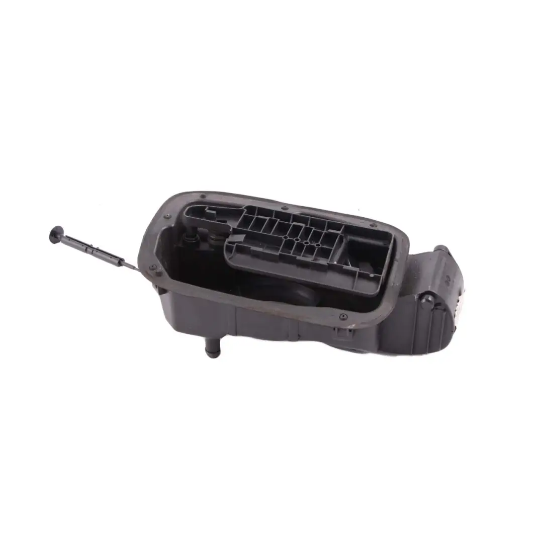 Tapa del Depósito de Combustible para Mercedes C W204 con número de pieza A2046300067 Mercedes C W204 Tapa del Depósito de Combustible - SKU A2046300067 - Número de pieza A2046300067