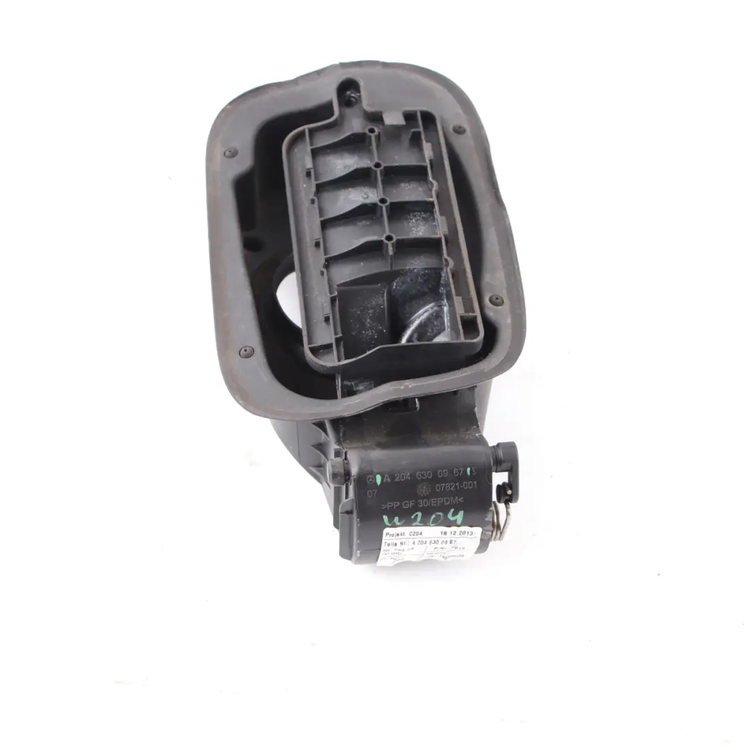 Tapa de la tapa depósito de combustible Carcasa del soporte para Mercedes W204 Coupe con número de pieza A2046300967 Mercedes W204 Coupe Tapa de la tapa depósito de combustible Carcasa del soporte - SKU A2046300967 - Número de pieza A2046300967