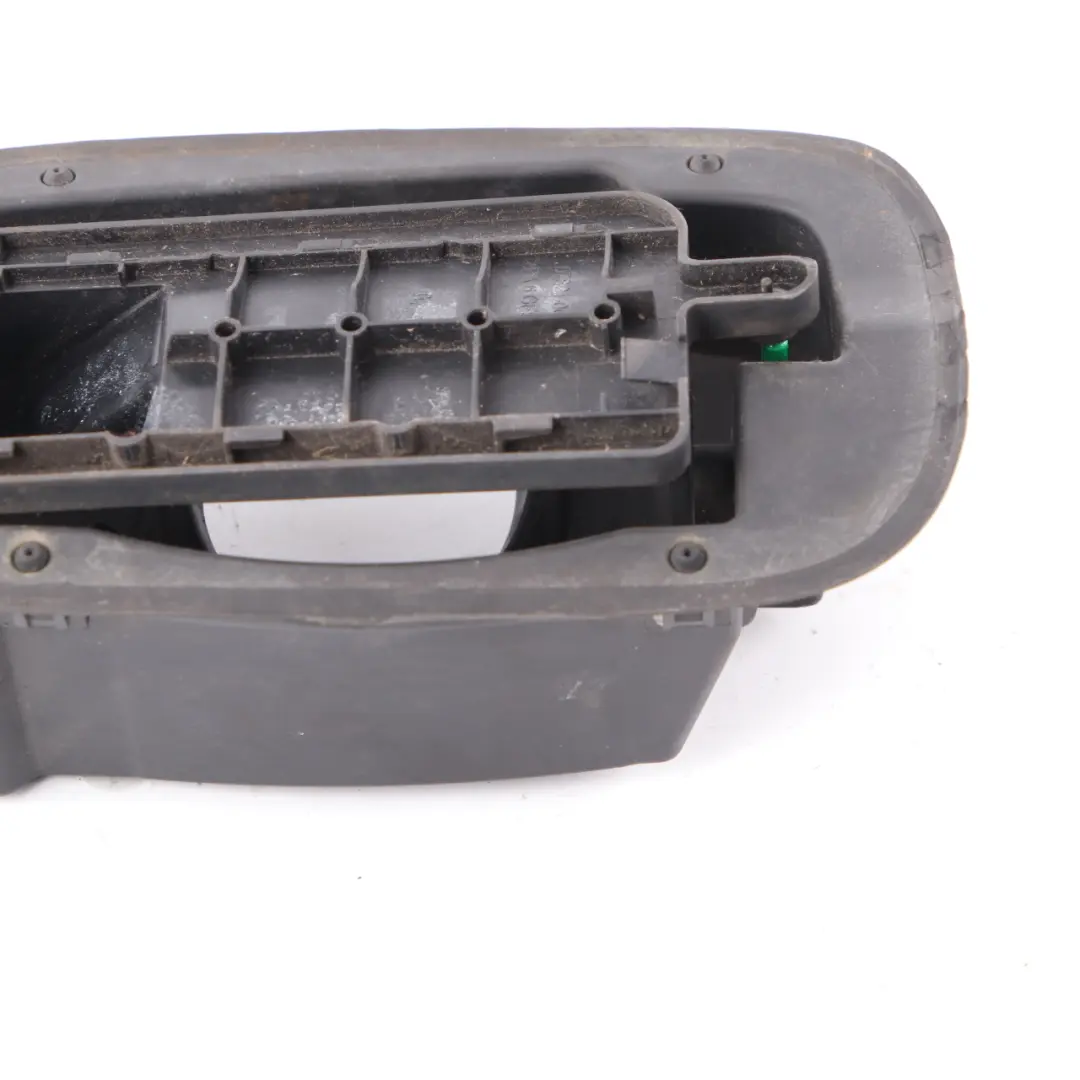 Coupé Coperchio sportello rifornimento carburante supporto Mercedes W204 - SKU A2046300967 - Numero di parte A2046300967