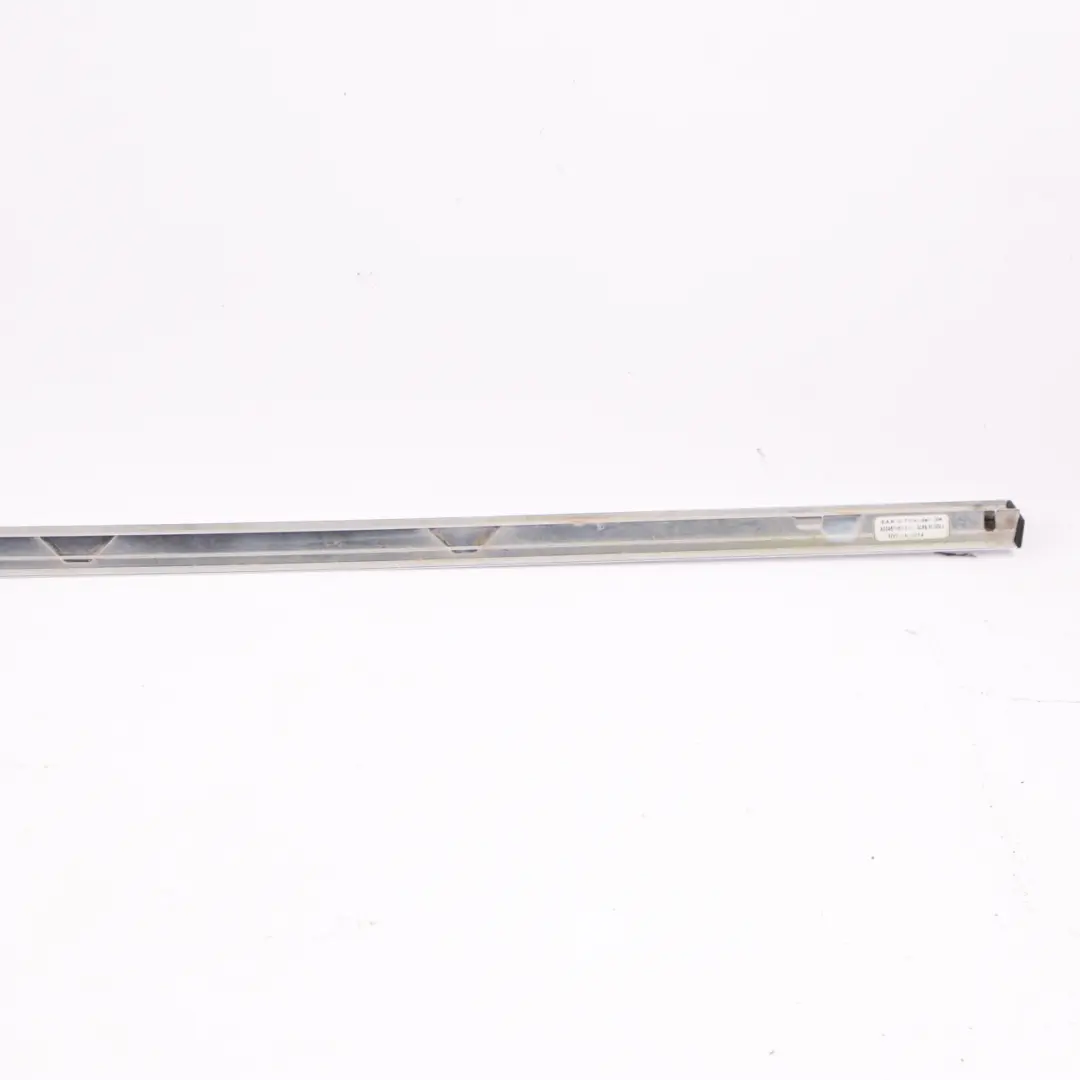 Mercedes C204 Bandeau de fenêtre vitre arrière gauche Chrome - SKU A2046701322 - Numéro de pièce A2046701322