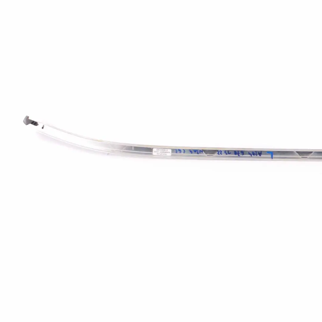 Bandeau de fenêtre vitre arrière gauche Chrome pour Mercedes C204 à propos du numéro de pièce A2046701322 Mercedes C204 Bandeau de fenêtre vitre arrière gauche Chrome - SKU A2046701322 - Numéro de pièce A2046701322