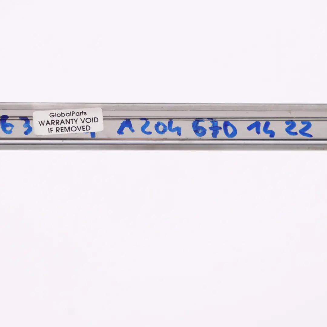 Brosse à vitre Mercedes C204 Garniture vitre arrière droite Chrome pour à propos du numéro de pièce A2046701422 Brosse à vitre Mercedes C204 Garniture vitre arrière droite Chrome - SKU A2046701422 - Numéro de pièce A2046701422