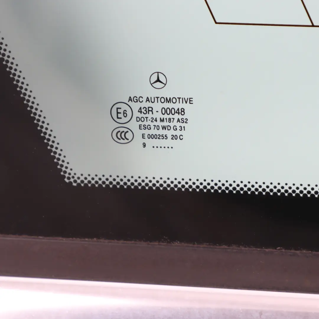 Vetro del finestrino laterale posteriore sinistro AS2 per Mercedes S204 con numero di parte A2046730310 Mercedes S204 Vetro del finestrino laterale posteriore sinistro AS2 - SKU A2046730310 - Numero di parte A2046730310