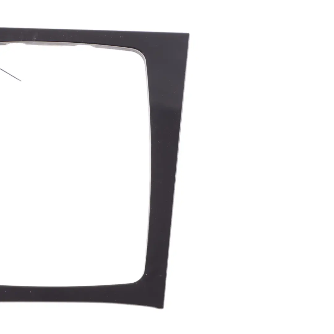 Schaltknüppel Umrandung Innenverkleidung für Mercedes W204 mit Teilenummer A2046800039 Mercedes W204 Schaltknüppel Umrandung Innenverkleidung - SKU A2046800039 - Teilenummer A2046800039