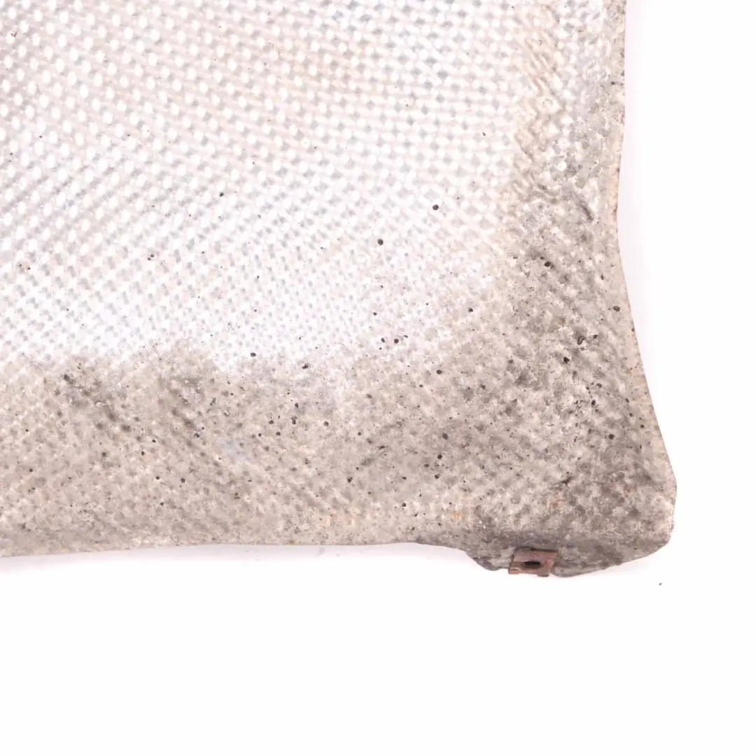 Mercedes W204 Escudo Térmico Cubierta Placa Escape Trasero Izquierdo - SKU A2046800122 - Número de pieza A2046800122