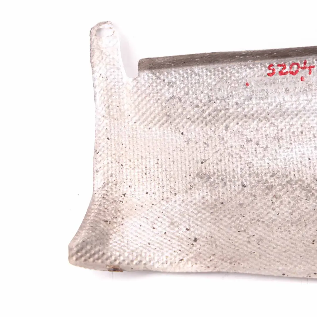Plaque protection thermique échappement arrière gauche pour Mercedes W204 à propos du numéro de pièce A2046800122 Mercedes W204 Plaque protection thermique échappement arrière gauche - SKU A2046800122 - Numéro de pièce A2046800122
