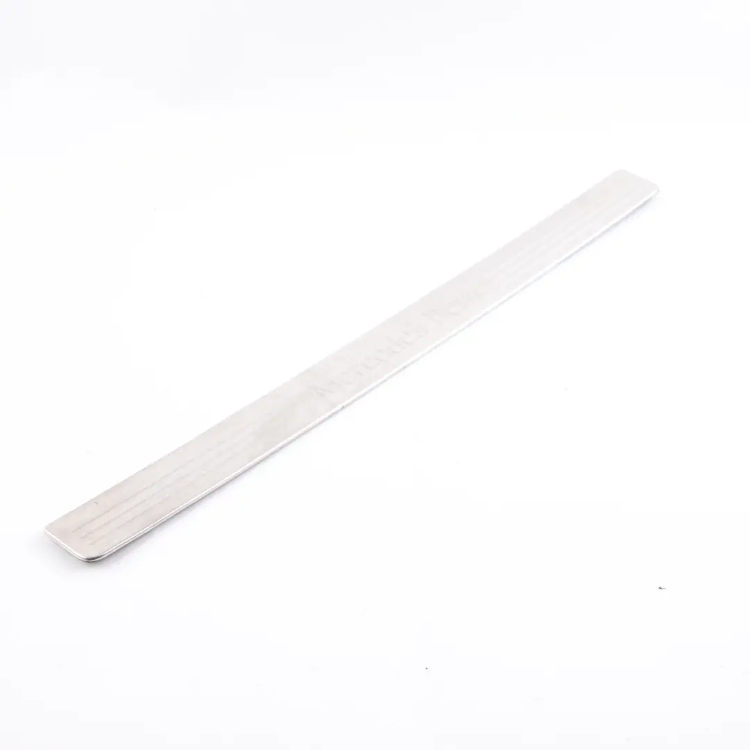  Soglia porta Mercedes W204 S204 Rivestimento anteriore sinistro - SKU A2046800135 - Numero di parte A2046800135