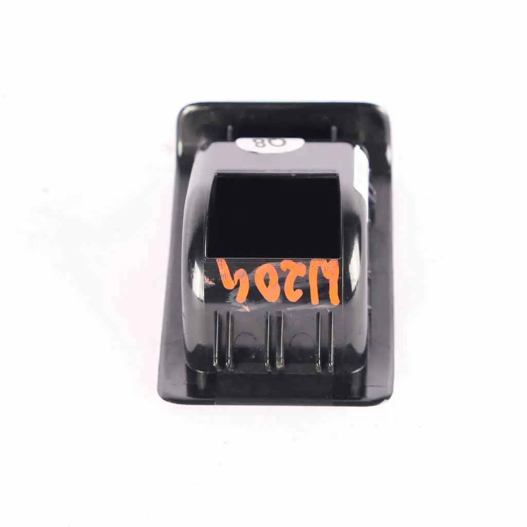 Copertura Isofix Panchina posteriore Divano Pannello Nero per Mercedes W204 con numero di parte A2046800136 Mercedes W204 Copertura Isofix Panchina posteriore Divano Pannello Nero - SKU A2046800136 - Numero di parte A2046800136