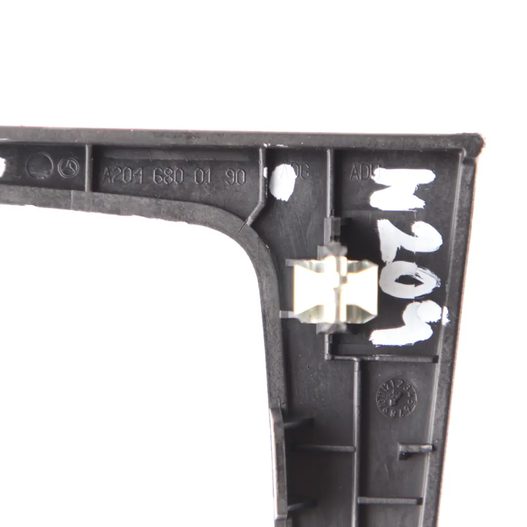 Mercedes W204 Couvercle de cadre de levier de vitesse Aluminium - SKU A2046800190 - Numéro de pièce A2046800190