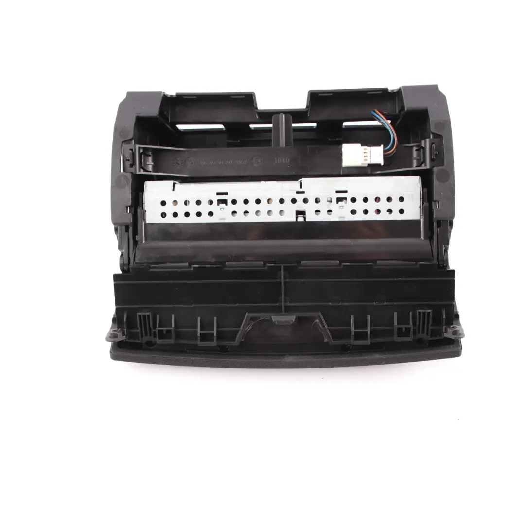 Salpicadero Navegación Central Pantalla Monitor para Mercedes W204 con número de pieza A2046801231 Mercedes W204 Salpicadero Navegación Central Pantalla Monitor - SKU A2046801231 - Número de pieza A2046801231