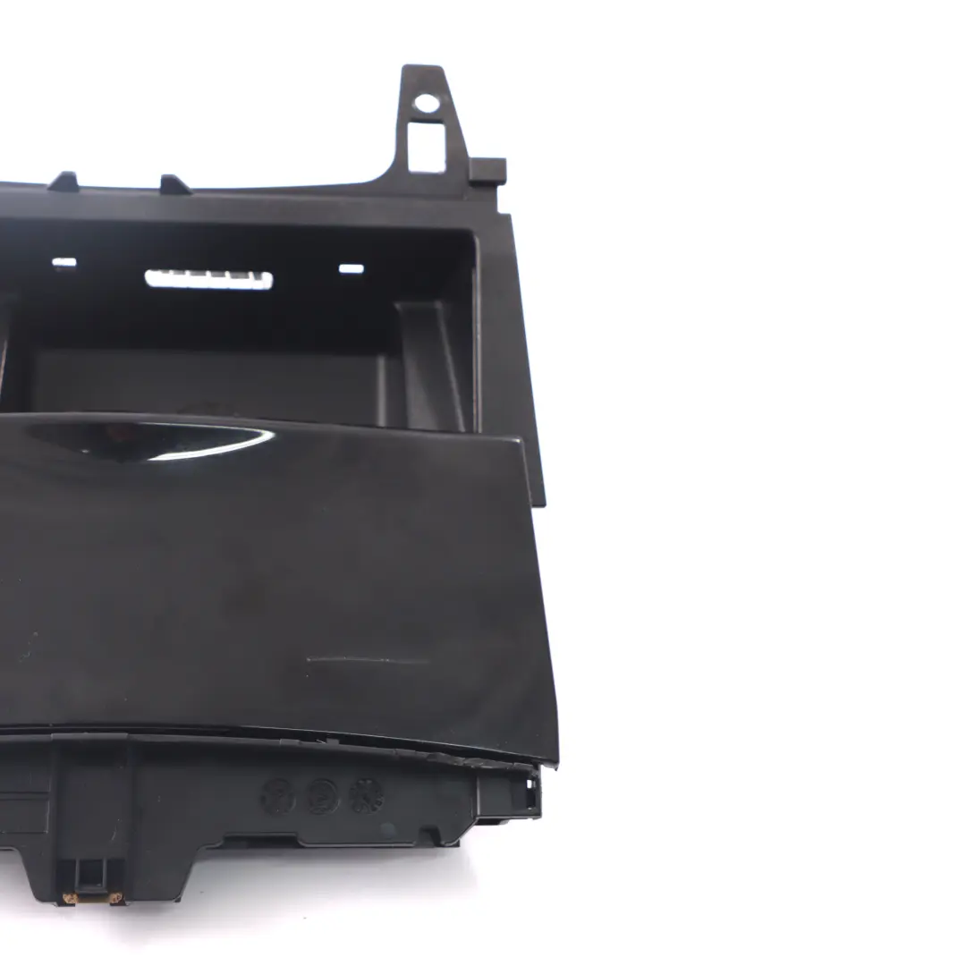 Cenicero Consola Delantera Tapa Cenicero Negro para Mercedes W204 W212 con número de pieza A2046801350 Mercedes W204 W212 Cenicero Consola Delantera Tapa Cenicero Negro - SKU A2046801350-3 - Número de pieza A2046801350