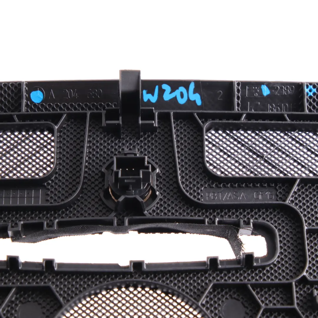 Maskownica Osłona Kratka Konsoli do Mercedes W204 o numerze A2046802389 Mercedes W204 Maskownica Osłona Kratka Konsoli - SKU A2046802389 - Numer Części A2046802389