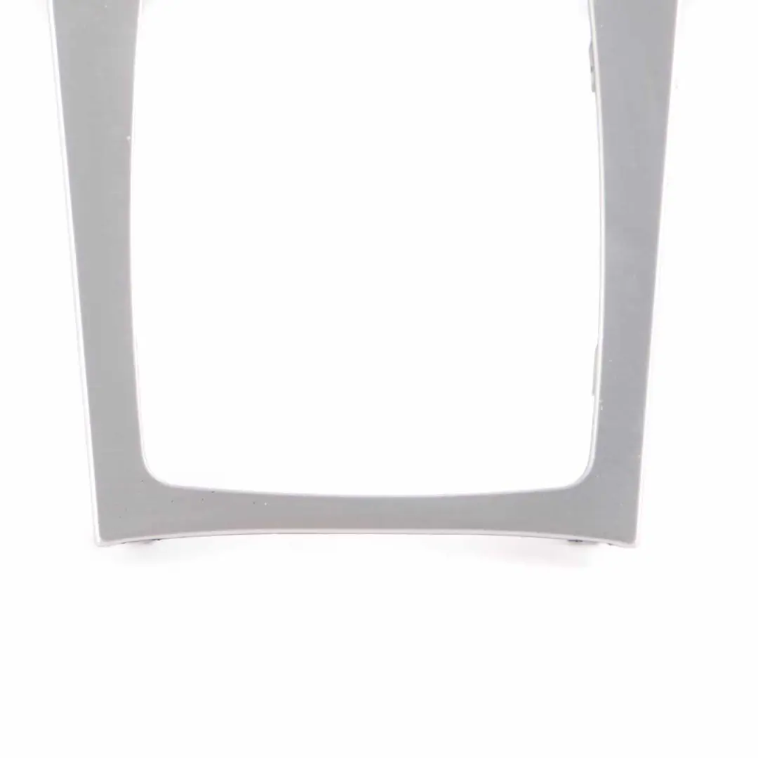 Couvercle de levier de vitesse aluminium A2046803408 pour Mercedes W204 à propos du numéro de pièce A2046807208 Mercedes W204 Couvercle de levier de vitesse aluminium A2046803408 - SKU A2046807208 - Numéro de pièce A2046807208