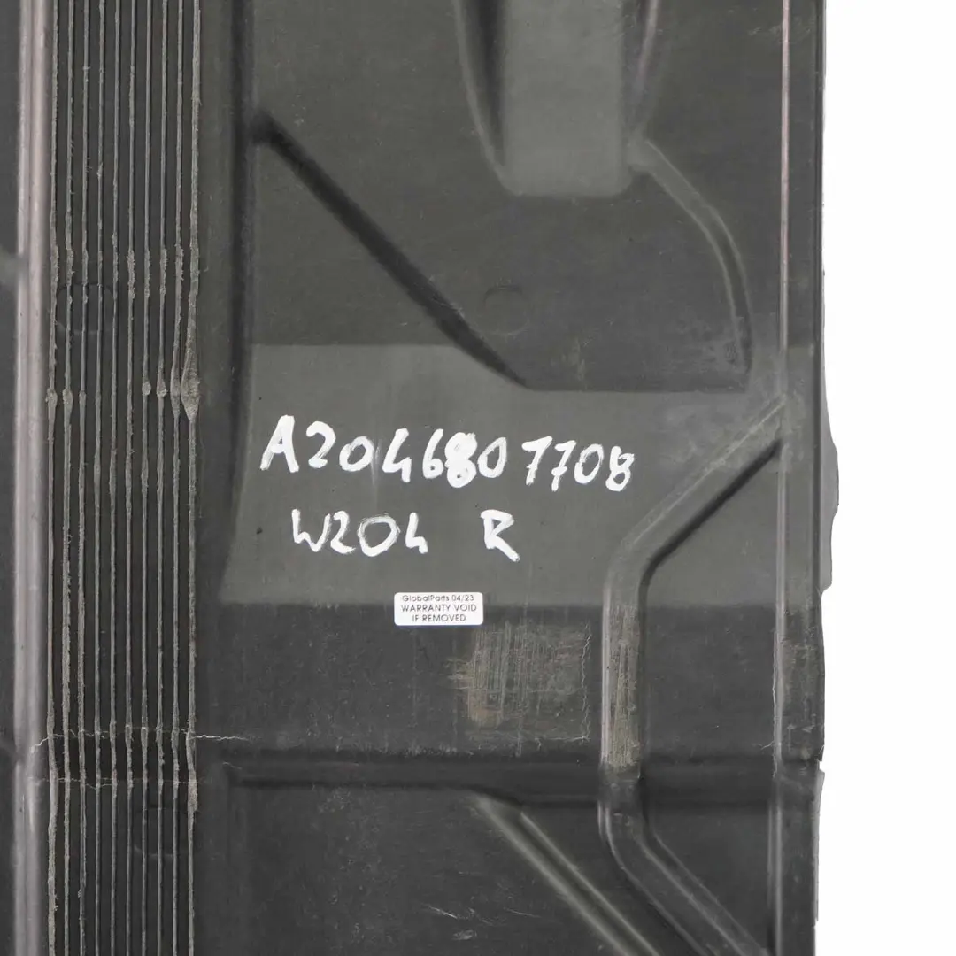 Panel Debajo Del Piso Derecho Escudo De Debajo A2046805300 para Mercedes W204 con número de pieza A2046807700 Mercedes W204 Panel Debajo Del Piso Derecho Escudo De Debajo A2046805300 - SKU A2046807700 - Número de pieza A2046807700