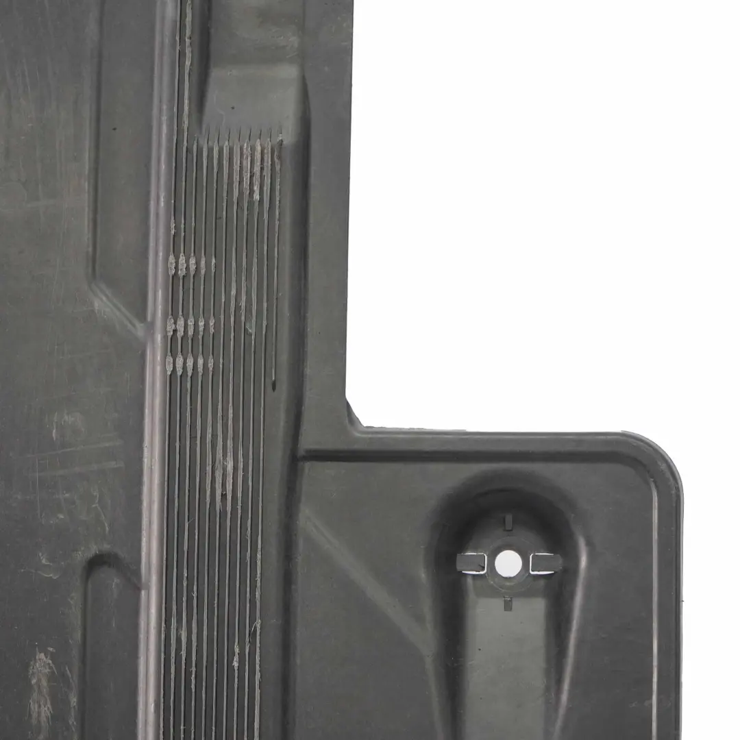 Mercedes W204 Osłona Podwozia Prawa - SKU A2046807700 - Numer Części A2046807700