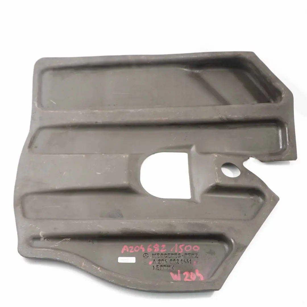 Mata Wykładzina Podłoga Bagażnika do Mercedes W176 o numerze A2046821500 Mercedes W176 Mata Wykładzina Podłoga Bagażnika - SKU A2046821500 - Numer Części A2046821500