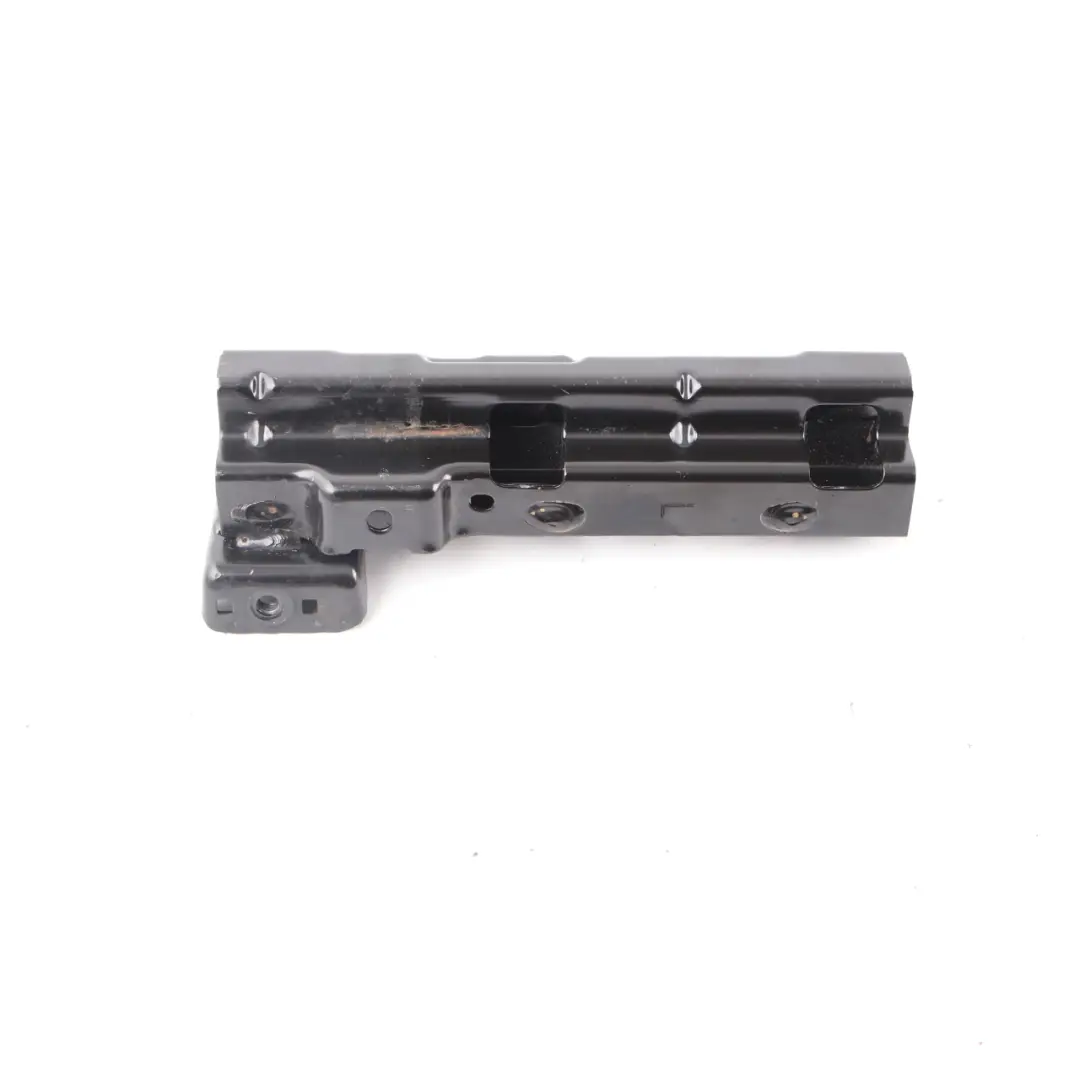 Mercedes W204 Uchwyt Mocowanie Panel Podłogowy Bagażnika Lewy - SKU A2046840131 - Numer Części A2046840131