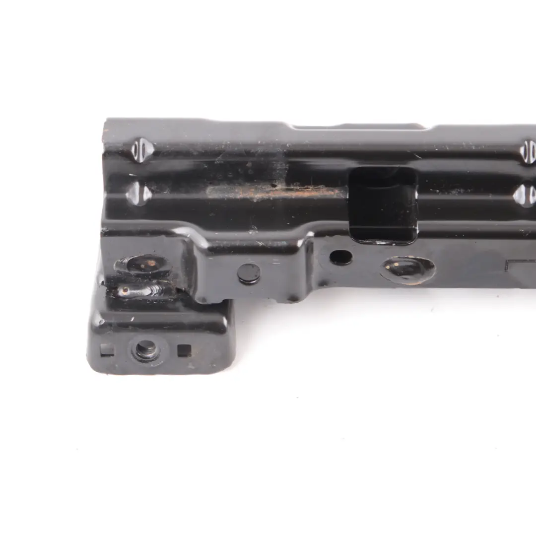 Staffa Pavimento Bagagliaio Montaggio Scomparto Sinistro per Mercedes W204 Estate con numero di parte A2046840131 Mercedes W204 Estate Staffa Pavimento Bagagliaio Montaggio Scomparto Sinistro - SKU A2046840131 - Numero di parte A2046840131