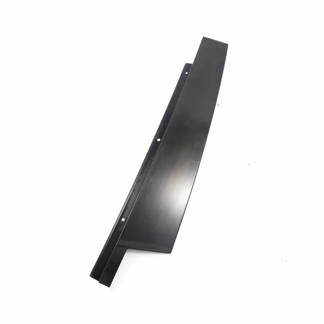 Mercedes W204 Panel embellecedor delantero izquierdo Negro Montante puerta - SKU A2046900187 - Número de pieza A2046900187
