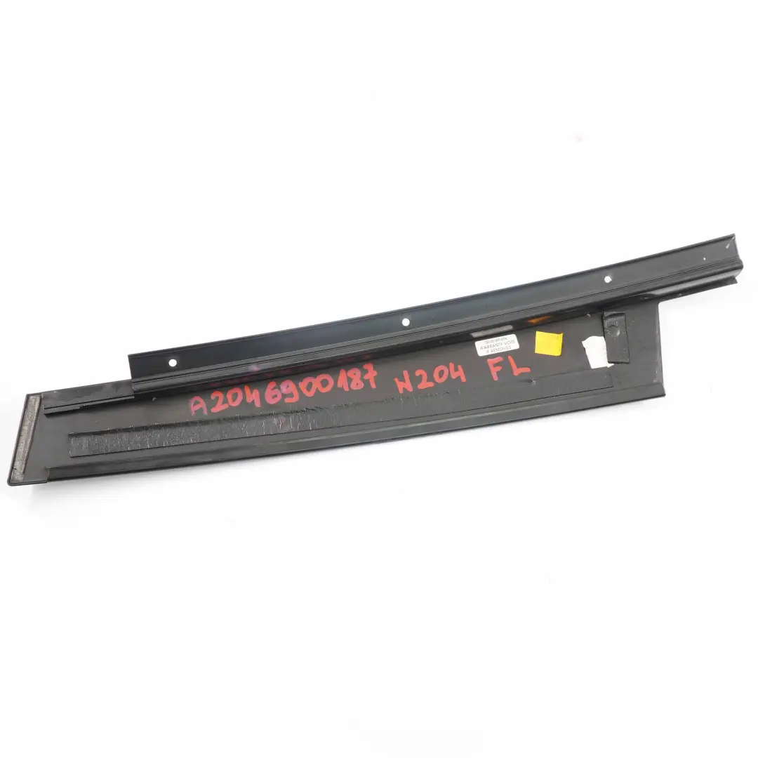 Mercedes W204 Panel embellecedor delantero izquierdo Negro Montante puerta - SKU A2046900187 - Número de pieza A2046900187