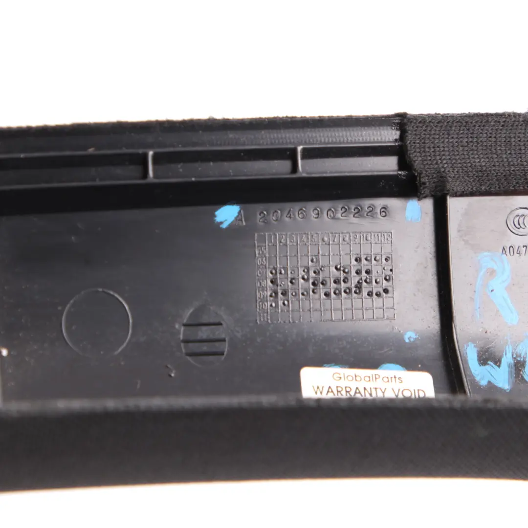 Listwa Osłona Obudowa Słupka Prawa Czarna do Mercedes W204 o numerze A2046902226 Mercedes W204 Listwa Osłona Obudowa Słupka Prawa Czarna - SKU A2046902226 - Numer Części A2046902226