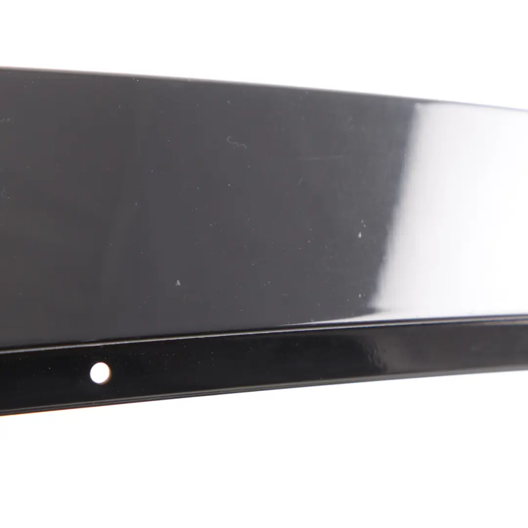 Puerta Delantera Derecha Pilar B Embellecedor Brillo para Mercedes W204 con número de pieza A2046902687 Mercedes W204 Puerta Delantera Derecha Pilar B Embellecedor Brillo - SKU A2046902687 - Número de pieza A2046902687