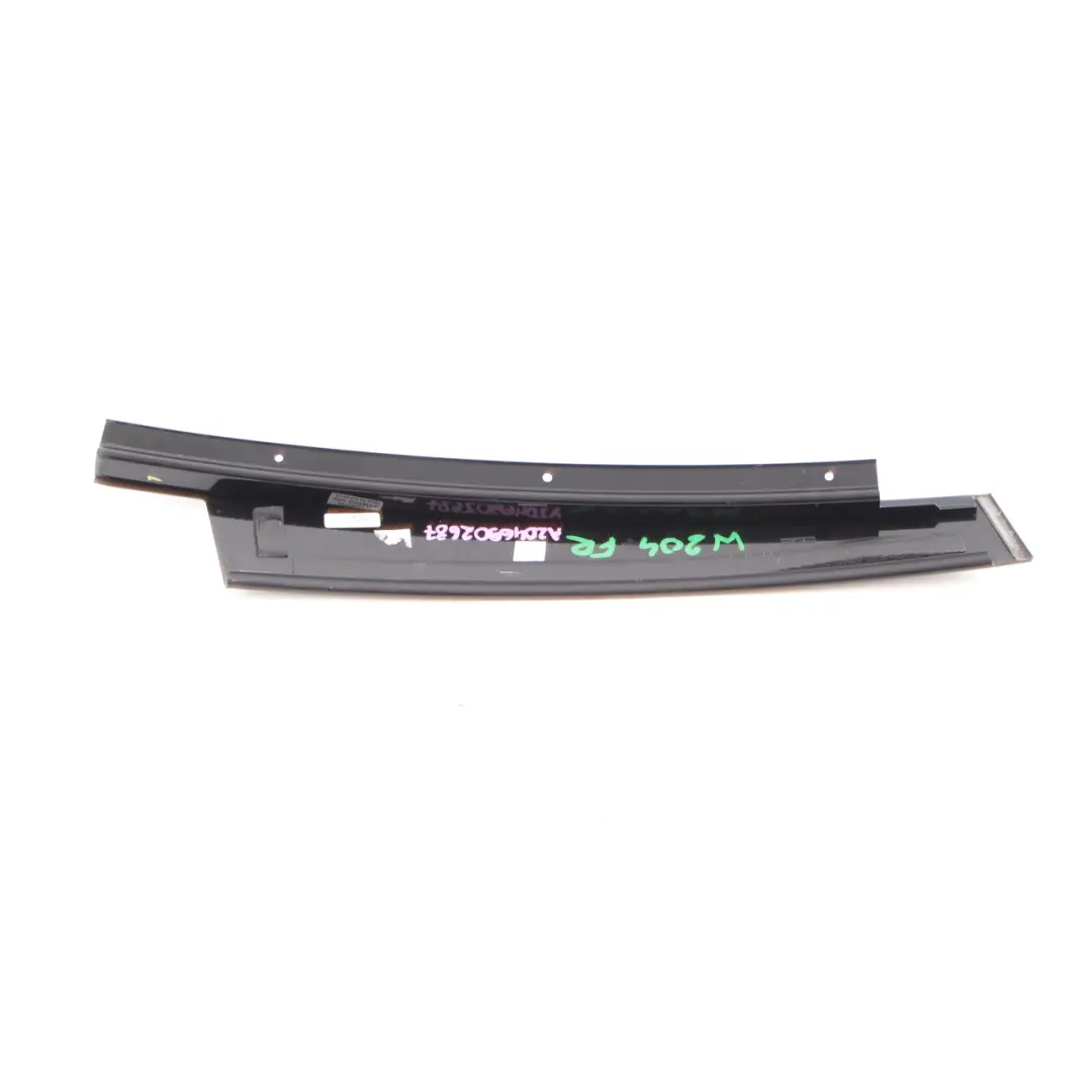 Mercedes W204 Listwa Słupka B Drzwi Prawy Przód - SKU A2046902687 - Numer Części A2046902687