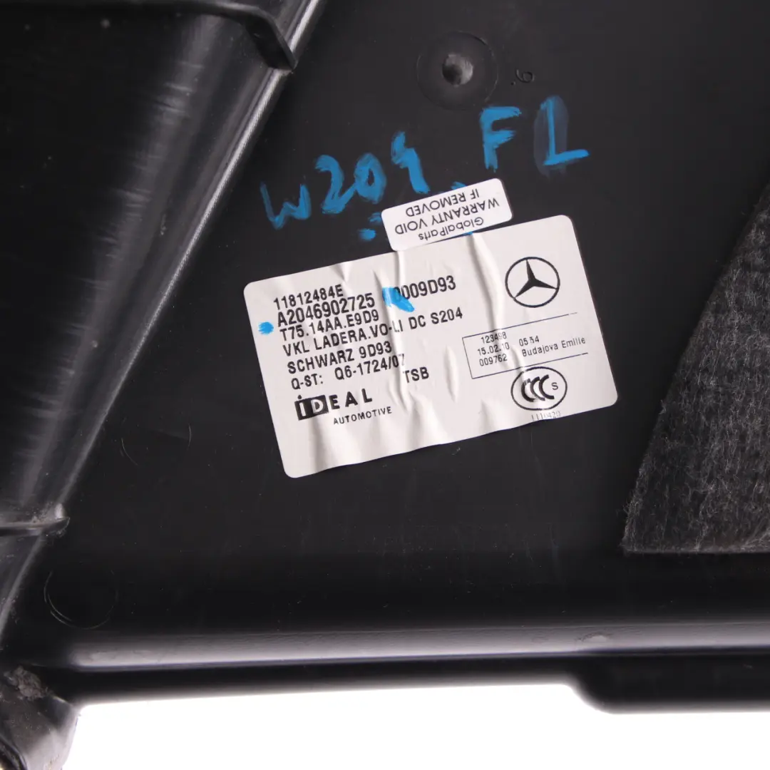 Mercedes W204 Estate Coffre à bagages gauche habillage latéral - SKU A2046902725 - Numéro de pièce A2046902725