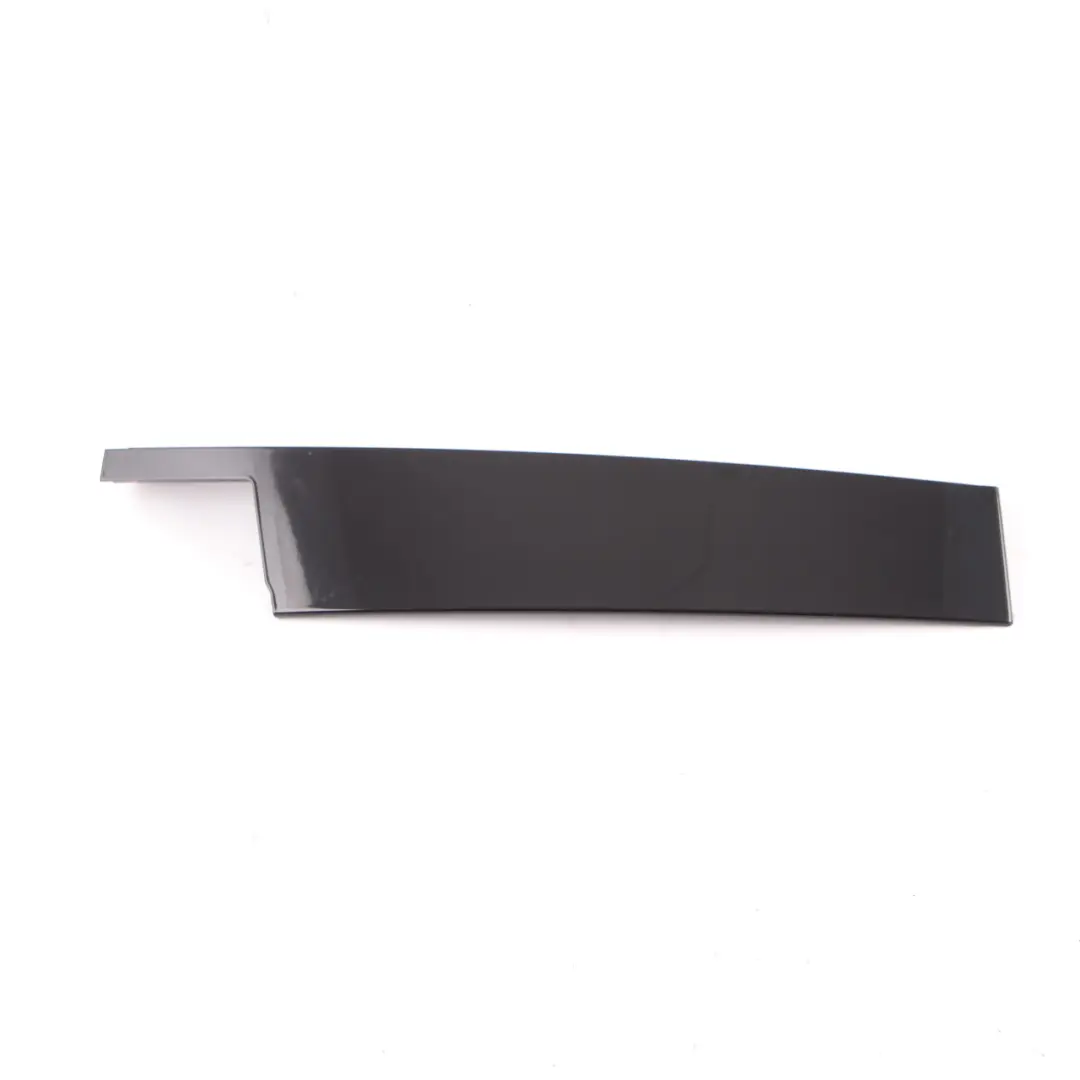Mercedes W204 Garniture de Porte B-Pillar Avant Gauche - SKU A2046903287 - Numéro de pièce A2046903287