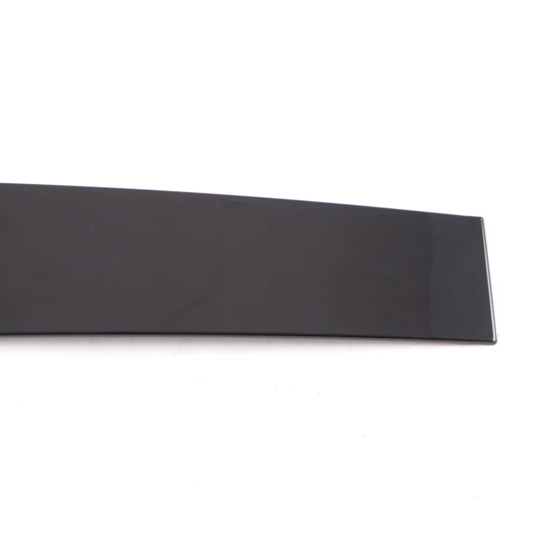 Mercedes W204 Garniture de Porte B-Pillar Avant Gauche - SKU A2046903287 - Numéro de pièce A2046903287