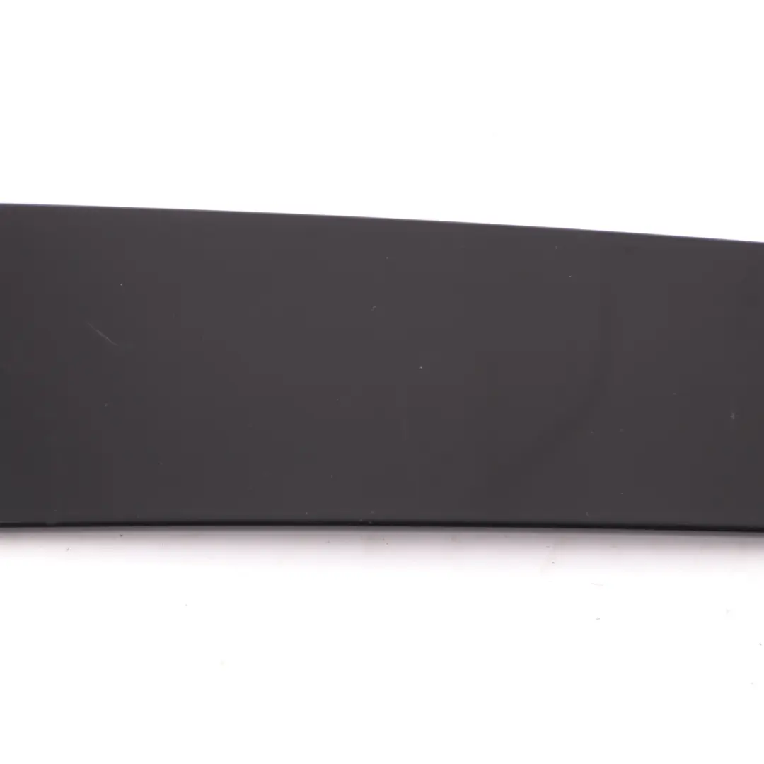Mercedes W204 Garniture de Porte B-Pillar Avant Gauche - SKU A2046903287 - Numéro de pièce A2046903287