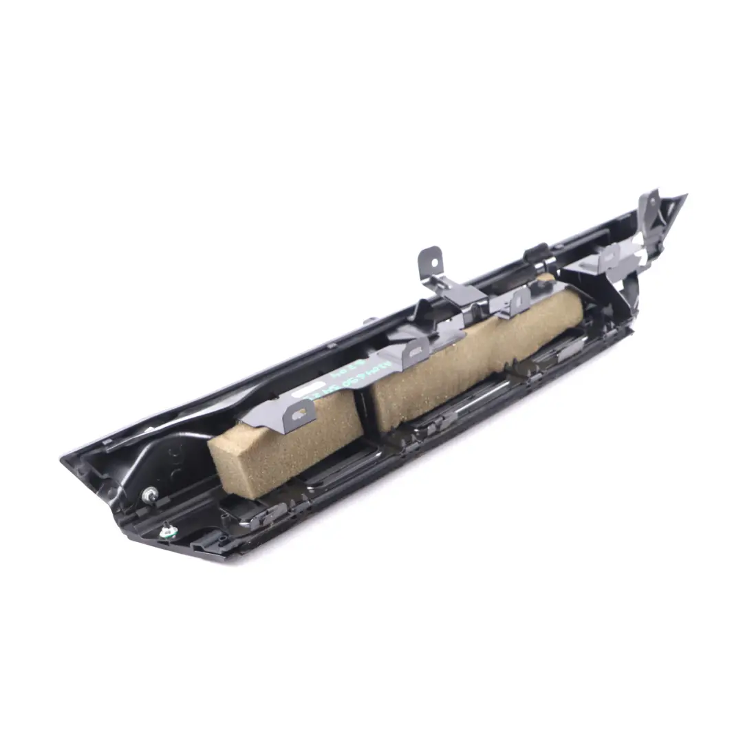 Ripiano Bagagliaio Guida Laterale Destro Nero per Mercedes S204 Estate con numero di parte A2046903425 Mercedes S204 Estate Ripiano Bagagliaio Guida Laterale Destro Nero - SKU A2046903425 - Numero di parte A2046903425