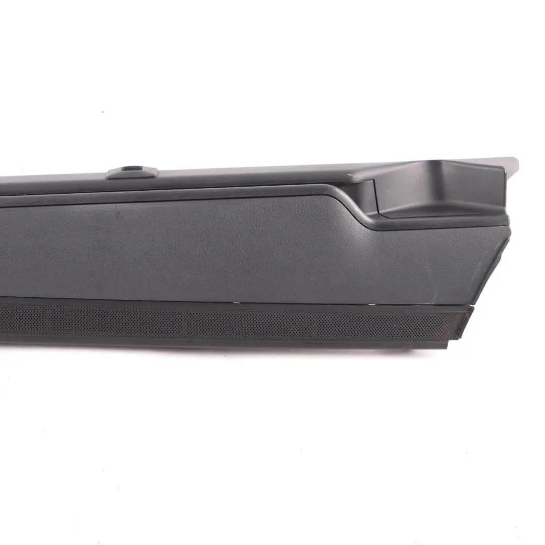 Embellecedor Maletero Mercedes S204 Trasero Derecho Carenado para con número de pieza A2046903625 Embellecedor Maletero Mercedes S204 Trasero Derecho Carenado - SKU A2046903625 - Número de pieza A2046903625