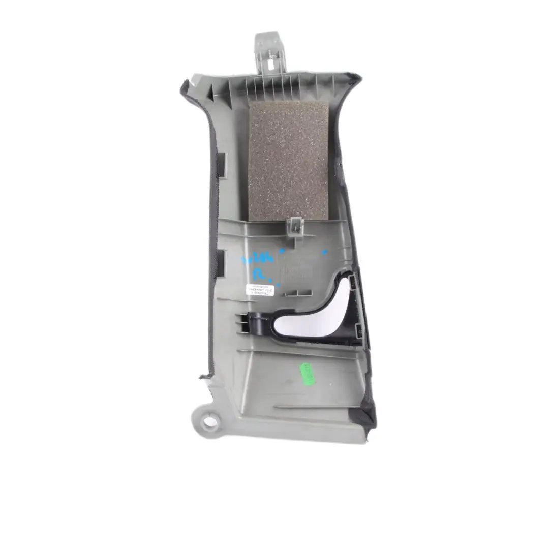 Embellecedor Interior Columna B Negro Lado Derecho para Mercedes W204 con número de pieza A2046904026 Mercedes W204 Embellecedor Interior Columna B Negro Lado Derecho - SKU A2046904026 - Número de pieza A2046904026